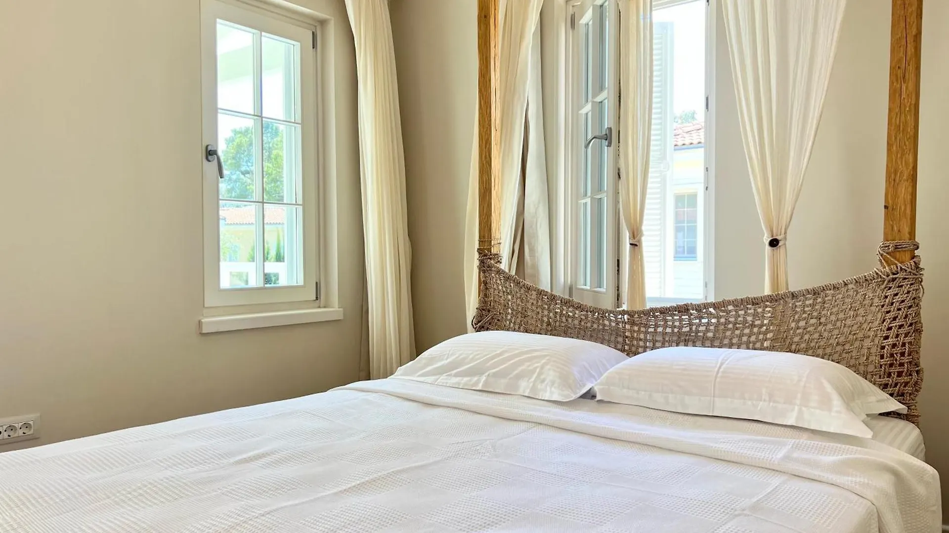 Portville 120 Stunning Corner Villa In Portville W/Canal Access In Gocek Fethiye Apartment