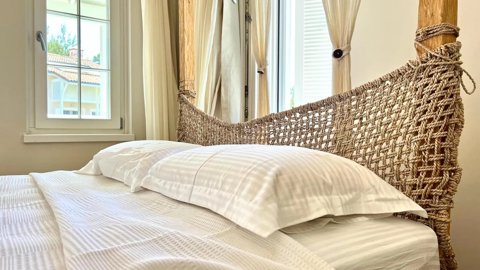 Portville 120 Stunning Corner Villa In Portville W/Canal Access In Gocek Fethiye